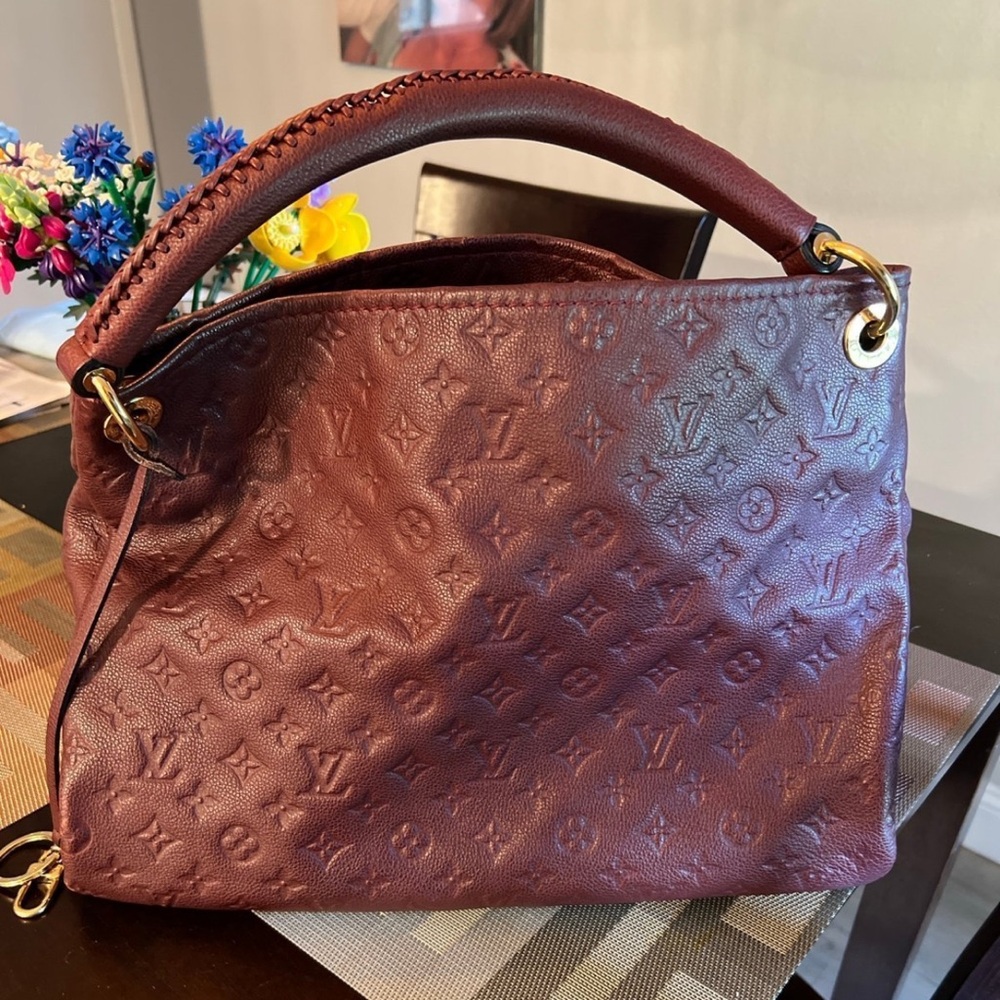 Louis Vuitton Artsy MM Empriente Leather